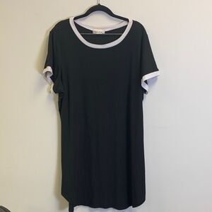 Black and White Short Sleeve T-shirt dress